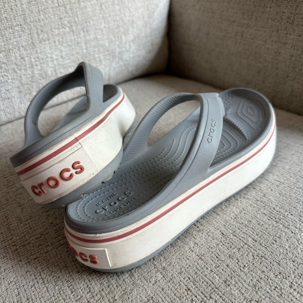 CROCS